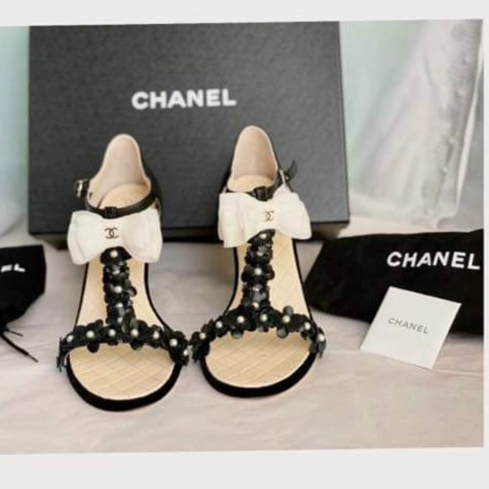 Chanel sandals, black lambskin leather upper with pearls, Size US 8.5